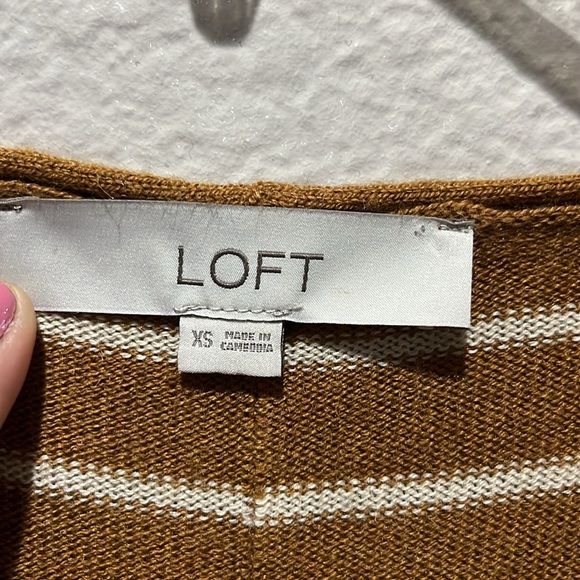 LOFT Striped Rib Trim V Neck Sweater Golden Camel Sz X Small  Effortless Casual - Picture 3 of 9
